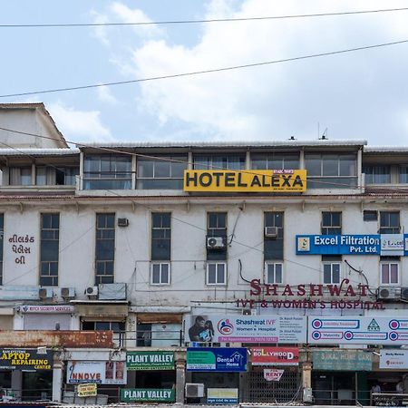 Hotel Alexa By Abc Ahmadábád Kültér fotó