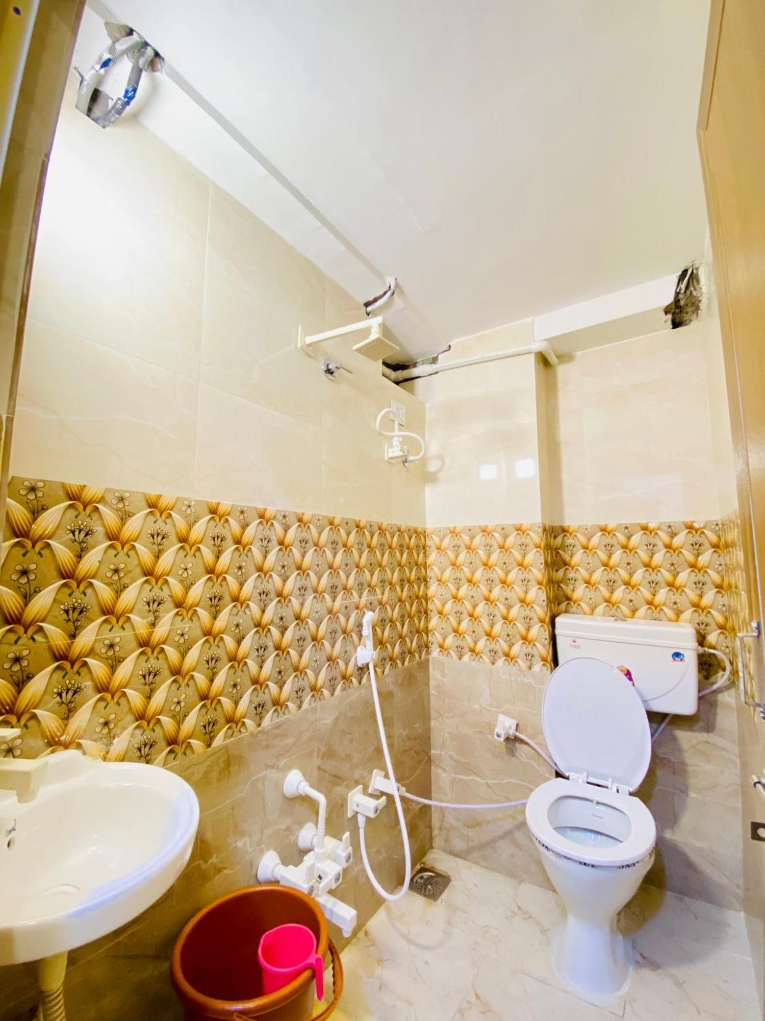 Hotel Alexa By Abc Ahmadábád Kültér fotó